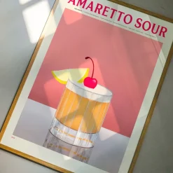 Affiches & Tableaux^PSTR Studio Affiche Cocktail - Elin Pk - Amaretto Sour