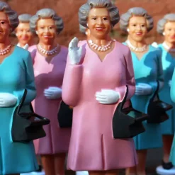 Sculptures & Figurines^Sélectionné par Fleux Figurine Reine Solaire - Elisabeth Ii - Rose