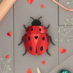 Art Mural^Assembli Trophee Origami Coccinelle Lady Lovebug - Rouge Ruby